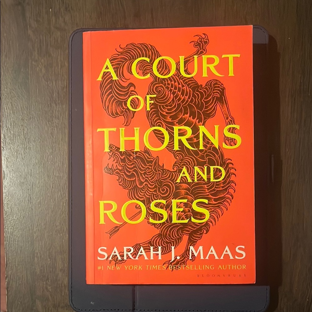 A Court of Thorns and Roses Book